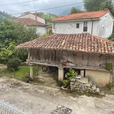 Dom wakacyjny El Requexu De Rales Rales (Llanes)